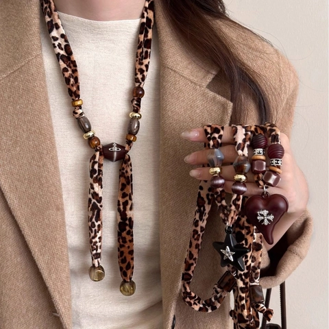 Collier En Tissu Imprimé Léopard Chaîne Longue De Pull Vintage Avec Perles En Résine Et Bois Bijoux Bohèmes Cadeau Pour Femme