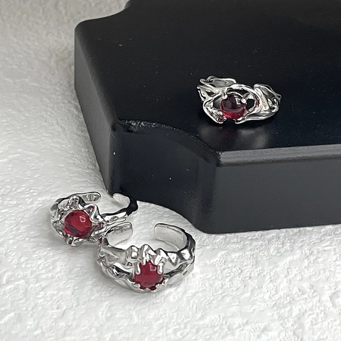 French Vintage Irregular Liquid Copper Ring For Women Red Rhinestone Open Adjustable Lava Stackable Finger Ring Niche Jewelry