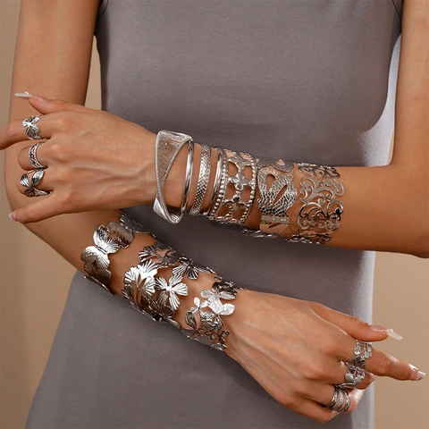 Bracciale Anello In Metallo Con Fiore Foglia Di Ginkgo Farfalla Traforata Braccialetto Aperto Regolabile Gioielli Bohemian Vintage Per Donne