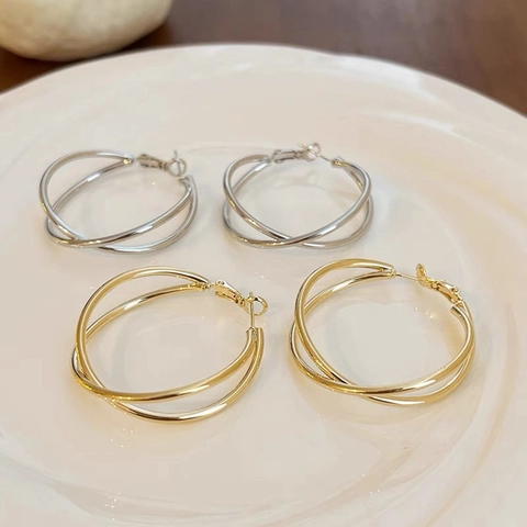 Crossover Creolen Minimalistische Geometrische Kupfer Hochglanzpoliert Schmuck Modische Schicke Accessoires Für Damen