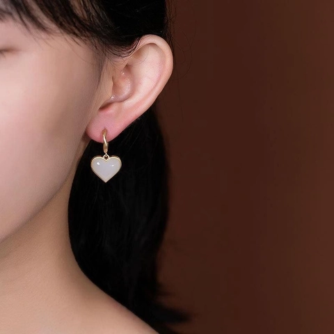 Vintage Matte Gold Plated Copper Heart Drop Earrings With Imitation White Jade For Women Classical Elegant Jewelry Gift