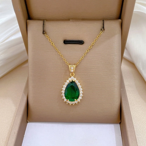 Vintage Pear Cut Emerald Green Zircon Halo Pendant Necklace With Stainless Steel Chain And Copper Base For Women