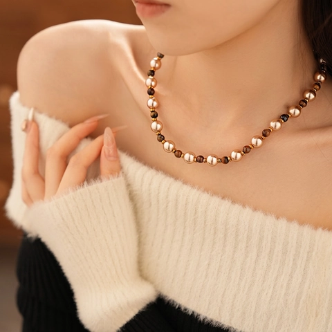 Collier Künstliche Perles Rétro Künstliche Perle Artificielle Pierre Oeil De Tigre Couleur Contraste Bijoux Cuivre Pour Femmes Style Français