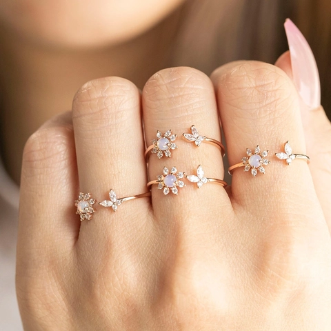 Anello Aperto a Farfalla e Fiore di Prugno Stile Coreano per Donna Rame con Zirconia Intarsiata Gioielli alla Moda Regolabili