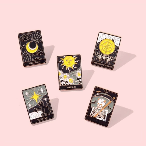 Tarot Card Enamel Brooch Pin Alloy Gothic Moon Sun Death Star Wheel Of Fortune Badge For Clothes Bag Accessory