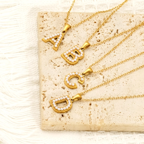 Anfangsbuchstabe Anhänger Halskette Gold Plattiert Edelstahl Mit Künstliche Perlen Für Frauen Einfache Elegante Schlüsselbeinkette