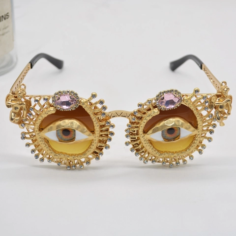 Evil Eye Strass Sonnenbrille Metallrahmen Barock Cupid Relief Einzigartige Retro Party Brille Für Damen Übertrieben