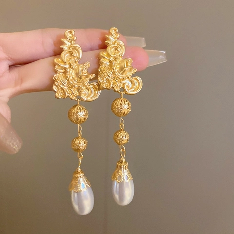 Pendientes Colgantes De Aleación Flor Gota De Agua Imitación Perla Artificial Con Poste De Plata De Ley 925 Estilo Barroco Vintage