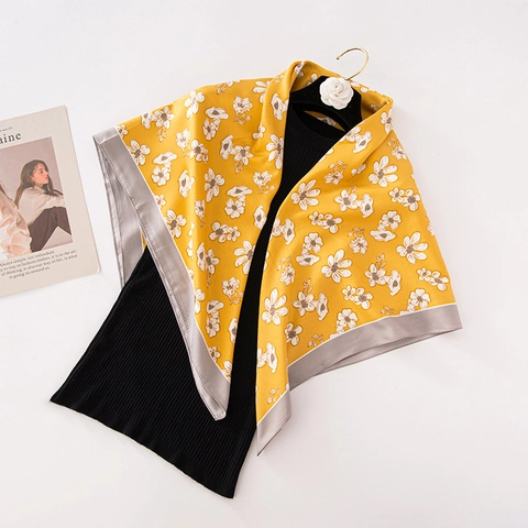 Elegante Foulard Quadrato In Raso Con Stampa Floreale In Raso Twill Scialle Professionale Da Donna Con Motivo A Margherita