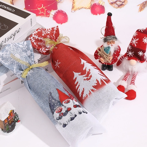 Christmas Wine Bottle Cover Bag Gnome Forest People Printing Cloth Bottle Sleeve Festive Dinner Party Decor Ornaments