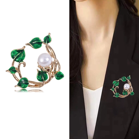 Spilla Vintage a Ghirlanda di Piante per Donna in Lega d'Oro con Foglie di Smalto Verde Elegante Spilla con Perla Artificiale