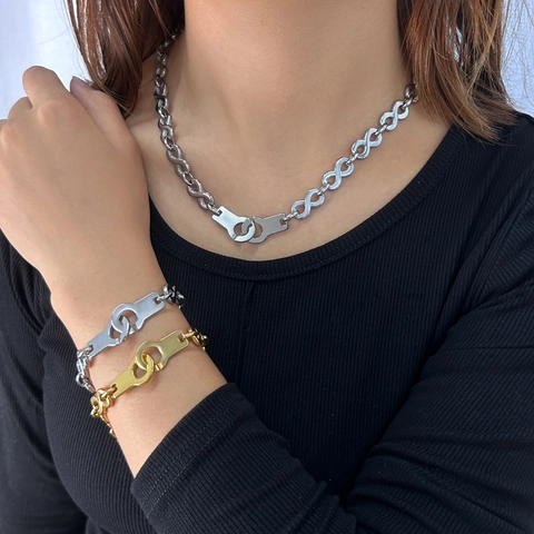 Collana E Bracciale In Acciaio Inossidabile Chiusura A Manette Maglie Infinito Placcato Oro 18K Gioielli Punk Donna