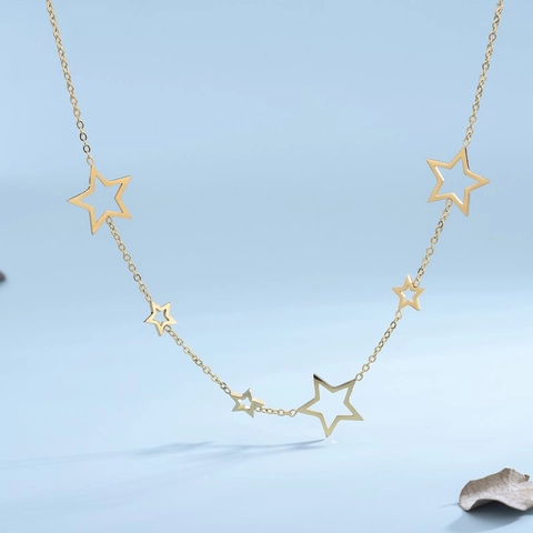 Collier Pendentif Étoile Creuse Acier Inoxydable Plaqué Or 18K Minimaliste Bijoux De Chaîne De Clavicule Pour Femmes
