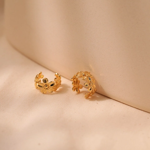 Earcuff de Latón Chapado en Oro de 18K con Forma de Flor para Mujer Diseño Floral Minimalista sin Perforación Pendientes de Clip Joyería de Moda
