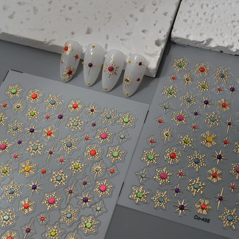 Autocollants D'Art Ongulaire Flocon De Neige De Noël Dorés 5D Relief Décalcomanies Avec Strass Colorés Décor De Manucure D'Hiver DIY