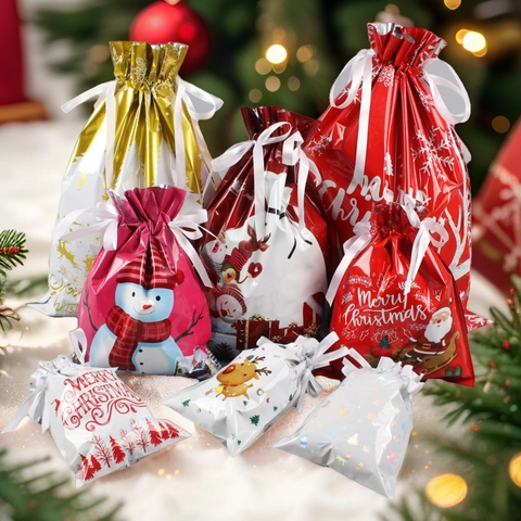 Christmas Gift Bags Plastic Drawstring Ribbon Bags Festive Reindeer Santa Snowman Patterns For Candy Treats Party Favors Waterproof Gift Wrapping