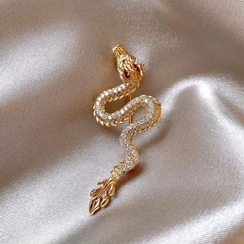 Elegante Spilla Drago Rame Placcato Oro Zircone Bianco Strass Stile Cinese Spilla Animale Di Lusso Per Donna