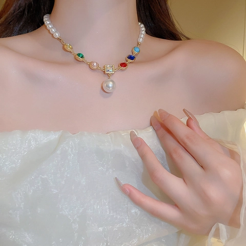 Vintage Baroque Faux Artificial Pearl Necklace Colorful Square Geometric Crystal Alloy Choker Pendant For Women Retro Style