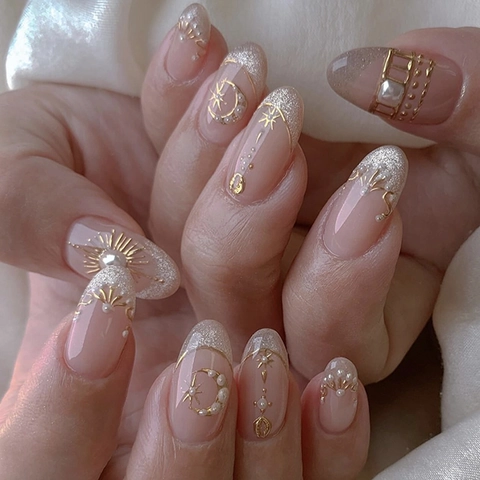 Nude Roze Amandel Press On Nagels Met Goud Zon Maan Patronen Parel Strass Frans Sterrenhemel Minimalistische Fake Nails Voor Vrouwen