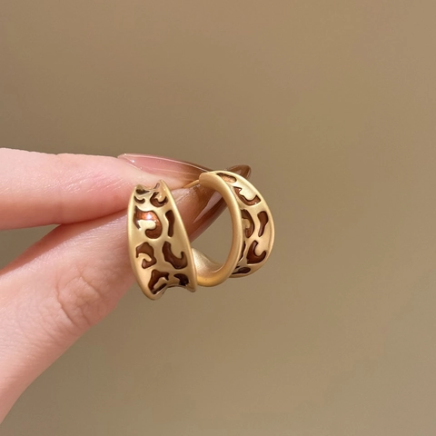 Vintage Leopardenmuster C-Form Creolen Geometrische Goldlegierung Mit 925 Sterling Silver Earring Post Für Frauen