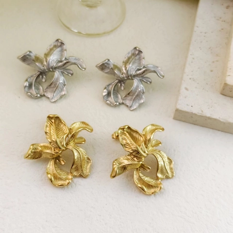 Orecchini A Lobo A Fiore Vintage Design Floreale Iris Acciaio Inossidabile Placcato Oro 18K Gioielli Retro Per Donna