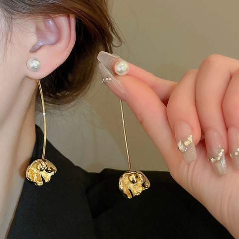 Pendientes Colgantes De Flor Retro Con Perla Artificial De Imitación Y Poste De Plata Minimalista Aleación Para Mujeres
