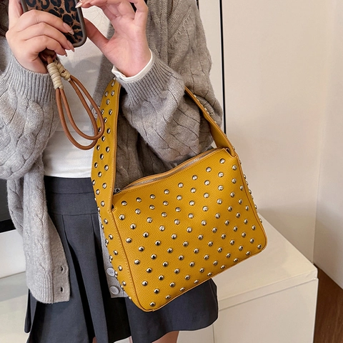 Women Retro Rivet Crossbody Bag PU Leather Studded Shoulder Tote Handbag Punk Moto Style Versatile Square