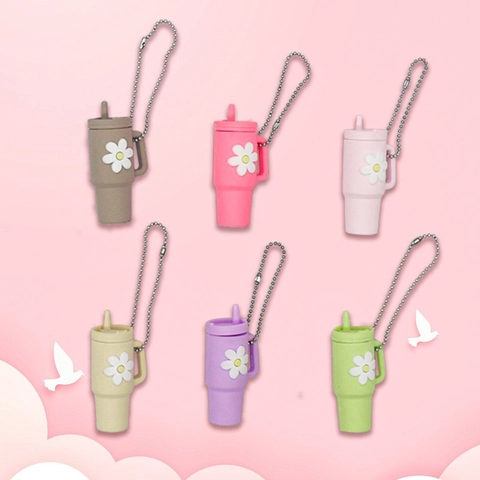 Llavero De Mini Taza De Agua Con Flor De Margarita Blanca Colgante De Bolsa De Plástico Suave De PVC Para Mujeres Niñas Accesorios Lindos