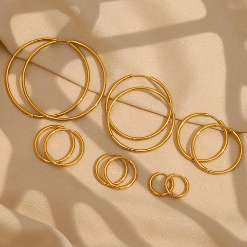 Orecchini A Cerchio Minimalisti Acciaio Inossidabile Placcato Oro 18K Lucidato A Specchio Gioielli Da Donna
