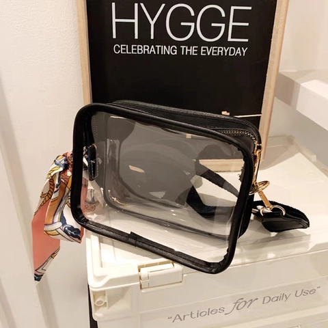 Damen Transparent PVC Umhängetasche Jelly Bag Breiter Stoffriemen Dekorativer Schal Klare Quadratische Schultertasche