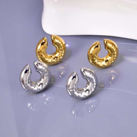 Retro Creolen C-Form Titanstahl 18K Vergoldet Hammerschlag Textur Spiral Geometrisch Hohl Damen Schmuck