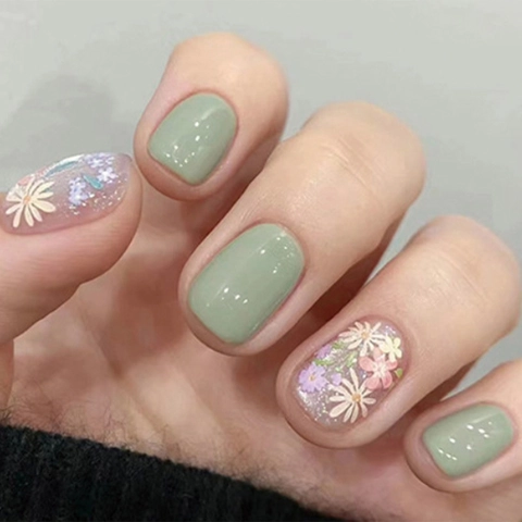 Short Square Press On Nails Avocado Green Floral Daisy Pattern Glitter Sweet Style Fashion Manicure