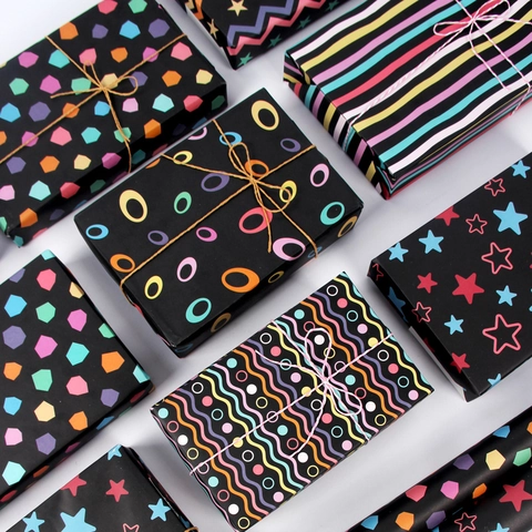 Papel de Regalo Geométrico Negro Patrón de Estrella Línea Ondulada Papel Offset para Embalaje de Regalo de San Valentín