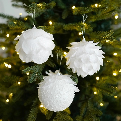 White Petal Christmas Ball Ornaments Foam Fabric Glitter Textured Hanging Holiday Party Tree Elegant Decorations