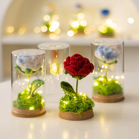 Handmade Knitted Rose Flower Night Light In Glass Dome With LED String Light Wood Base Crochet Desktop Ornament Gift