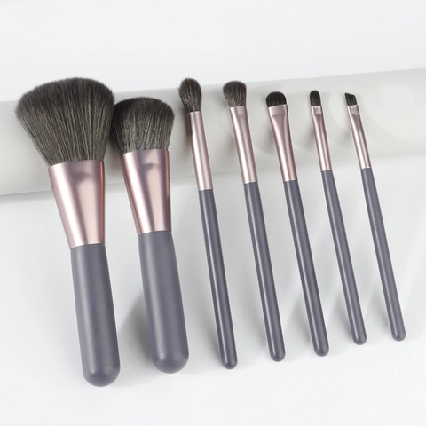 Professionelle Make-up-Pinsel Weiche Synthetikborsten Holzgriff Tragbare Beauty-Tools Für Anfänger Tägliche Kosmetik Violett Grau
