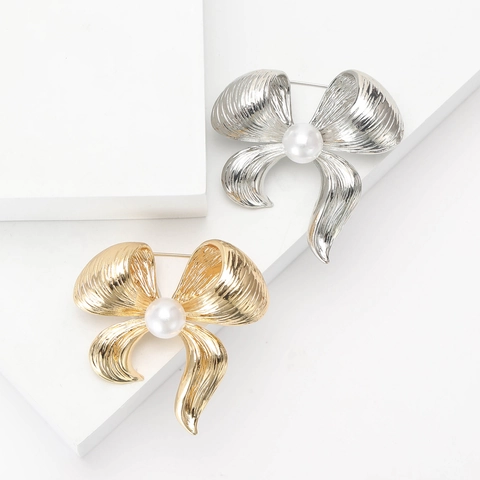 Elegante Broche De Lazo Alfiler Aleación Perla Artificial Moda Accesorios De Ropa Para Mujeres Acabado Oro Plata Mate
