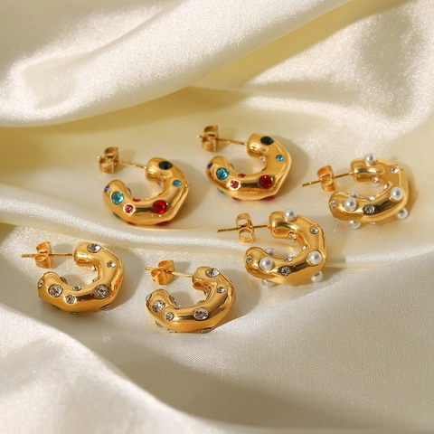 Orecchini A Cerchio In Acciaio Inossidabile Placcato Oro 18K A Forma Di C Con Texture Martellata Zircone Perla Artificial Retro