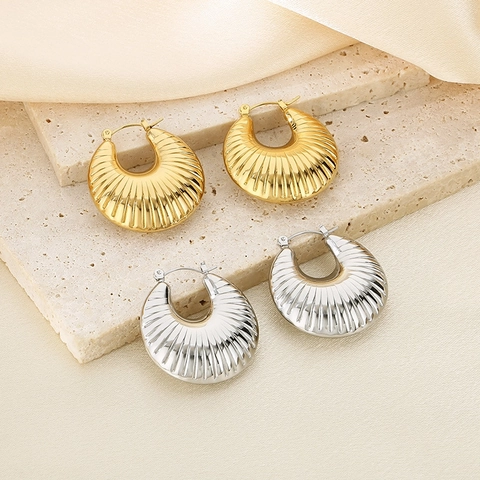 Chic Striped Ribbed Hoop Earrings 18K Gold Plated Stainless Steel U Shape Hollow Moon Croissant Jewelry For Women