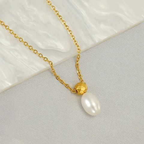 Elegante Collana Con Ciondolo Di Perla Artificial In Acciaio Inossidabile Per Donna Placcato Oro 18K Gioielli Di Moda