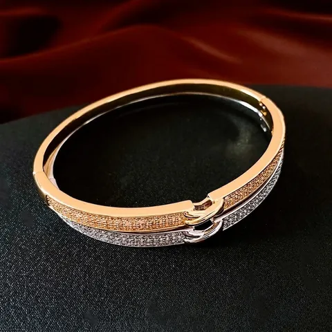 Kupferarmband Mit Ineinandergreifender Schnalle Und Mikropave Zirkon 18K Vergoldet Französischer Modeschmuck Für Damen