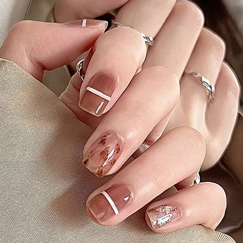 Short Press On Nails Amber Brown Marble Pattern White Lines Glossy Artificial False Nails For Women Manicure Art