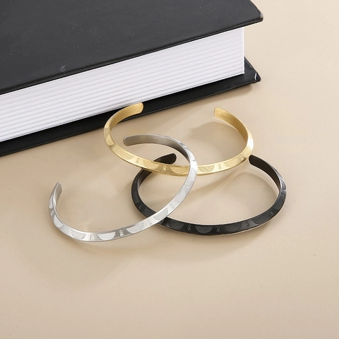 Geometrisch Gegraveerde Open C-Cuff Armband Van Roestvrij Staal Minimalistische Sieraden Voor Heren En Dames
