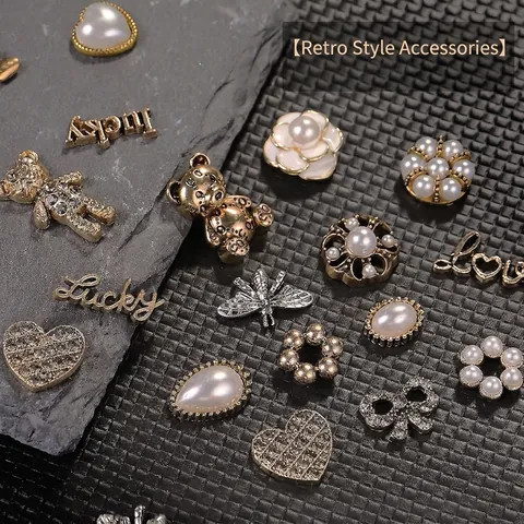 Retro Legierung 3D Nagelkunst Dekorationen Metall Herzen Bären Schmetterlinge Buchstaben Blumen Maniküre DIY Schmuck Vintage