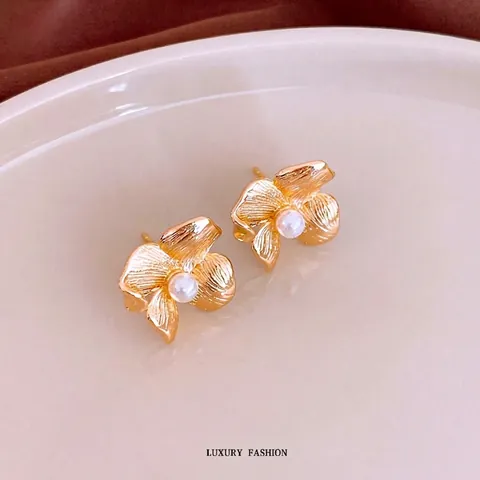 Pendientes De Flor Vintage Con Perla Artificial De Imitación Y Poste De Plata Oro Cepillado Joyas Florales Para Mujeres