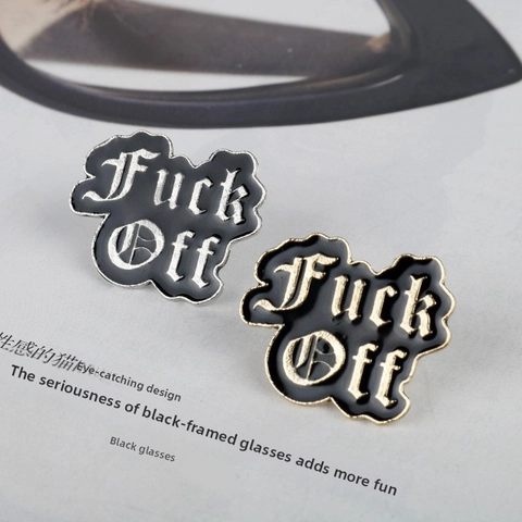 Broche Esmalte Letra Fuck Off Punk Gótico Aleación Zinc Pin Solapa Para Decoración Ropa Bolso