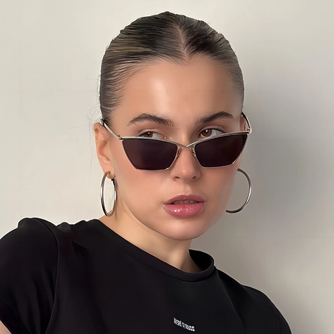 Occhiali Da Sole Cat Eye Retrò Montatura In Metallo Lente PC Protezione UV400 Occhiali Cyberpunk Alla Moda Per Uomo Donna