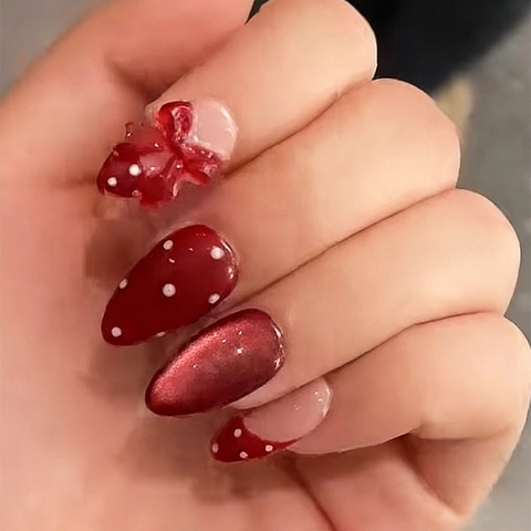 Rote Erdbeere Polka Dot Press On Nägel Mit 3D Schleife Mandelform Französisch Einfach Süß Maniküre Für Frauen