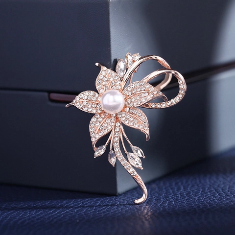 Elegant Flower Brooch For Women Light Luxury Alloy Rhinestone Artificial Pearl Floral Corset Pin For Suit Sweater Dress Accessory