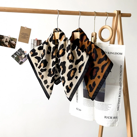 Leopard Print Square Scarf Herringbone Pattern Vintage Polyester Satin Feel Fashionable Neck Head Wrap For Women
